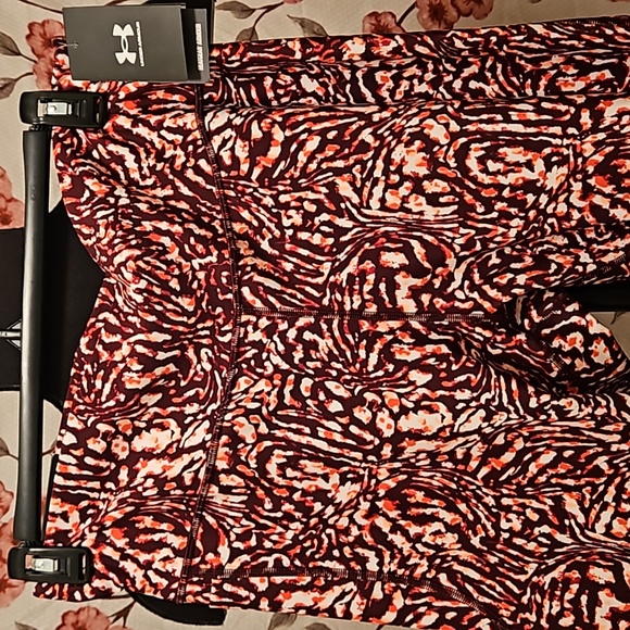 Under Armour 🖤 bnwt Capri leggings (#81-82) - Picture 2 of 8